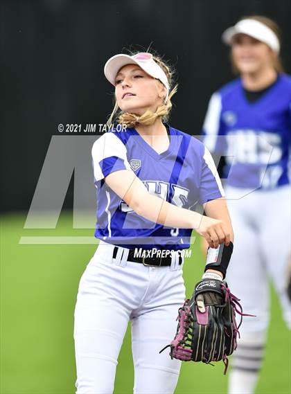 Thumbnail 3 in Jacksboro vs Comanche (UIL 3A Bi-District) photogallery.