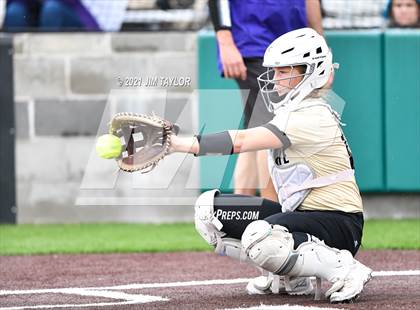 Thumbnail 2 in Jacksboro vs Comanche (UIL 3A Bi-District) photogallery.
