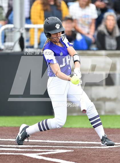 Thumbnail 3 in Jacksboro vs Comanche (UIL 3A Bi-District) photogallery.