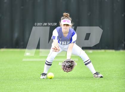 Thumbnail 2 in Jacksboro vs Comanche (UIL 3A Bi-District) photogallery.