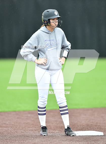 Thumbnail 3 in Jacksboro vs Comanche (UIL 3A Bi-District) photogallery.