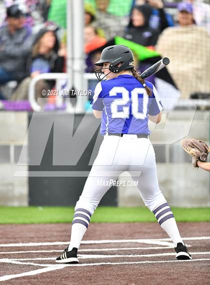 Thumbnail 2 in Jacksboro vs Comanche (UIL 3A Bi-District) photogallery.