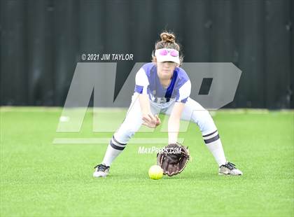 Thumbnail 3 in Jacksboro vs Comanche (UIL 3A Bi-District) photogallery.