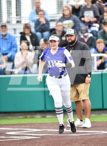 Thumbnail 2 in Jacksboro vs Comanche (UIL 3A Bi-District) photogallery.