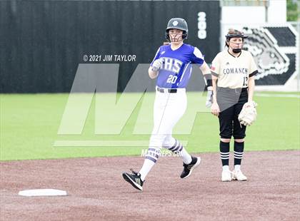 Thumbnail 3 in Jacksboro vs Comanche (UIL 3A Bi-District) photogallery.