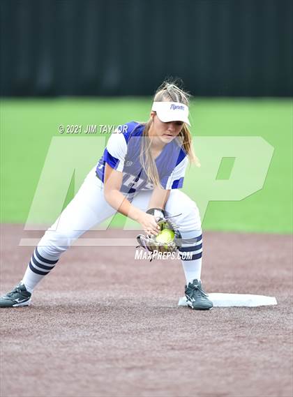 Thumbnail 1 in Jacksboro vs Comanche (UIL 3A Bi-District) photogallery.