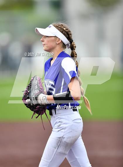 Thumbnail 2 in Jacksboro vs Comanche (UIL 3A Bi-District) photogallery.