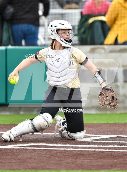 Thumbnail 1 in Jacksboro vs Comanche (UIL 3A Bi-District) photogallery.