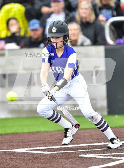 Thumbnail 1 in Jacksboro vs Comanche (UIL 3A Bi-District) photogallery.