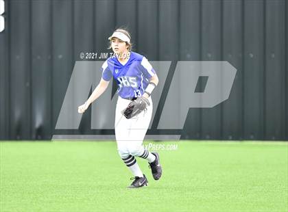 Thumbnail 3 in Jacksboro vs Comanche (UIL 3A Bi-District) photogallery.