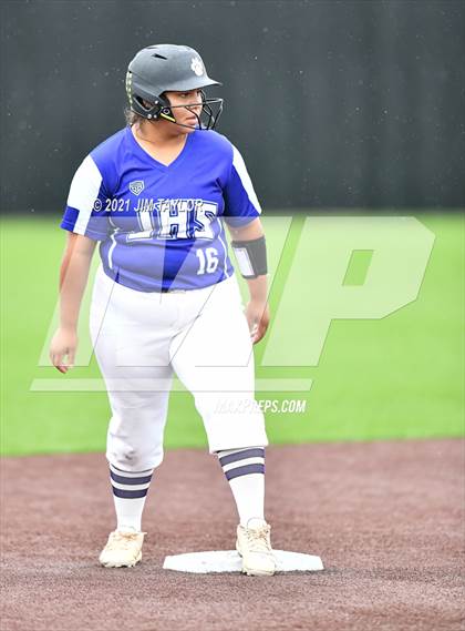 Thumbnail 2 in Jacksboro vs Comanche (UIL 3A Bi-District) photogallery.