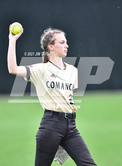 Thumbnail 1 in Jacksboro vs Comanche (UIL 3A Bi-District) photogallery.