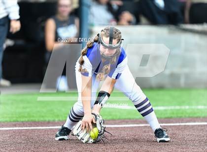 Thumbnail 2 in Jacksboro vs Comanche (UIL 3A Bi-District) photogallery.