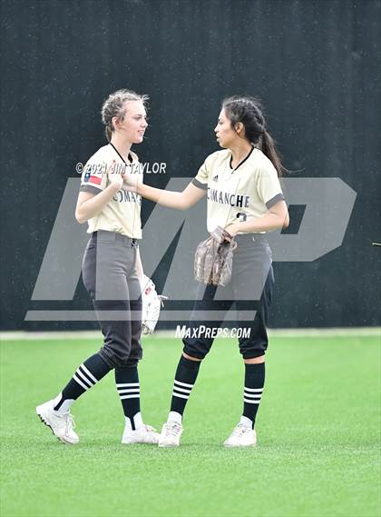 Thumbnail 1 in Jacksboro vs Comanche (UIL 3A Bi-District) photogallery.