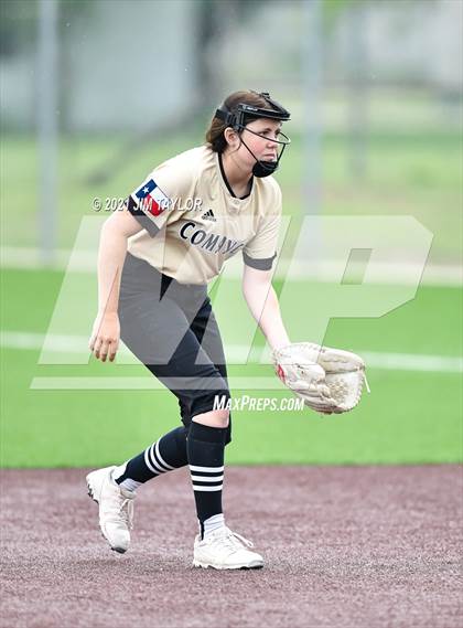 Thumbnail 3 in Jacksboro vs Comanche (UIL 3A Bi-District) photogallery.