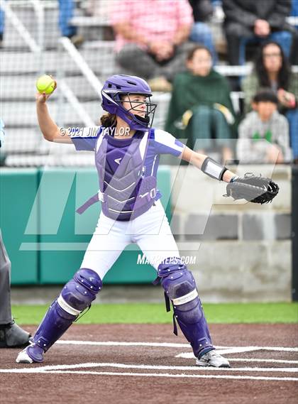 Thumbnail 1 in Jacksboro vs Comanche (UIL 3A Bi-District) photogallery.