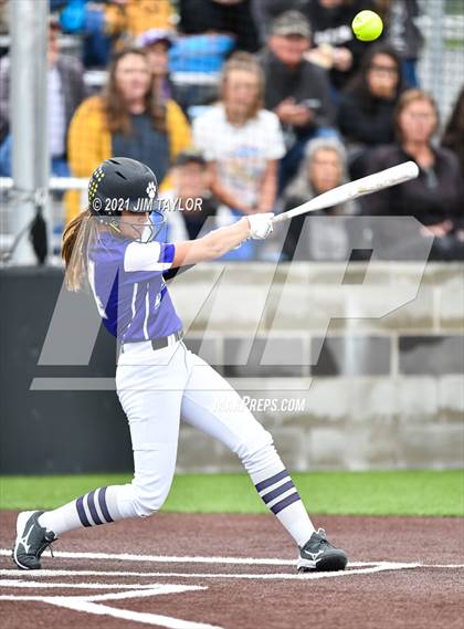Thumbnail 1 in Jacksboro vs Comanche (UIL 3A Bi-District) photogallery.