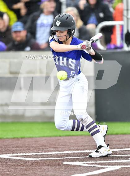 Thumbnail 3 in Jacksboro vs Comanche (UIL 3A Bi-District) photogallery.