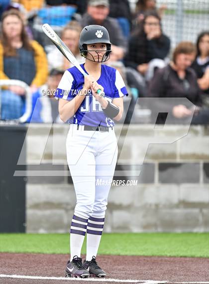 Thumbnail 3 in Jacksboro vs Comanche (UIL 3A Bi-District) photogallery.