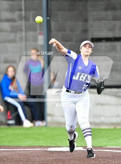 Thumbnail 3 in Jacksboro vs Comanche (UIL 3A Bi-District) photogallery.