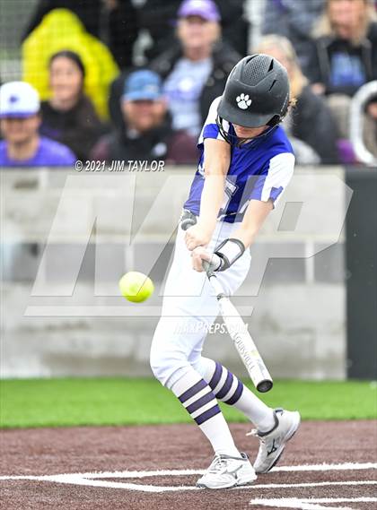 Thumbnail 1 in Jacksboro vs Comanche (UIL 3A Bi-District) photogallery.