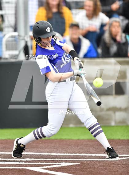 Thumbnail 2 in Jacksboro vs Comanche (UIL 3A Bi-District) photogallery.
