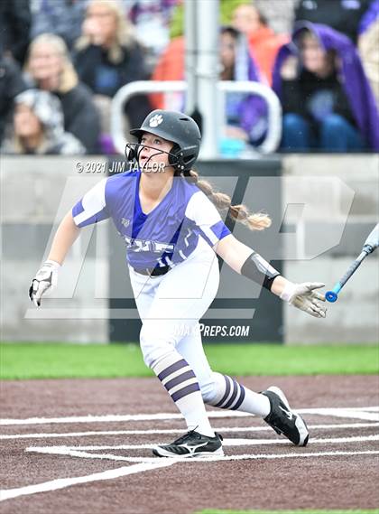 Thumbnail 2 in Jacksboro vs Comanche (UIL 3A Bi-District) photogallery.