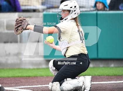 Thumbnail 1 in Jacksboro vs Comanche (UIL 3A Bi-District) photogallery.