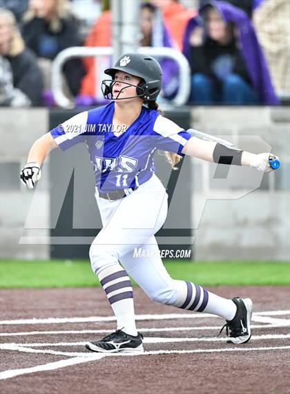 Thumbnail 1 in Jacksboro vs Comanche (UIL 3A Bi-District) photogallery.