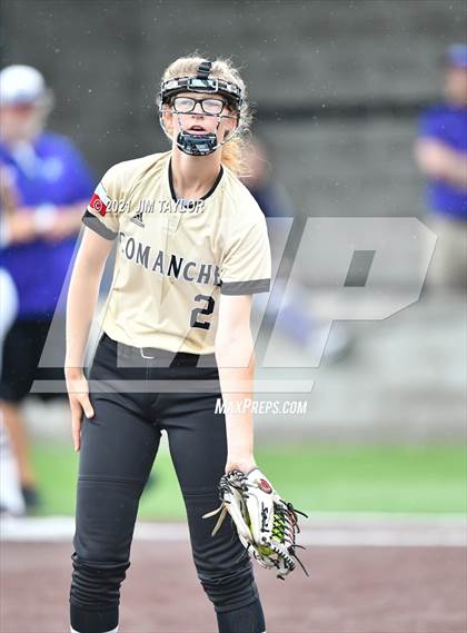 Thumbnail 3 in Jacksboro vs Comanche (UIL 3A Bi-District) photogallery.