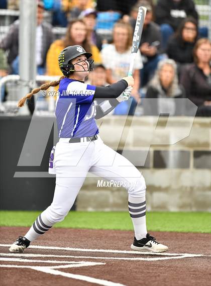 Thumbnail 2 in Jacksboro vs Comanche (UIL 3A Bi-District) photogallery.