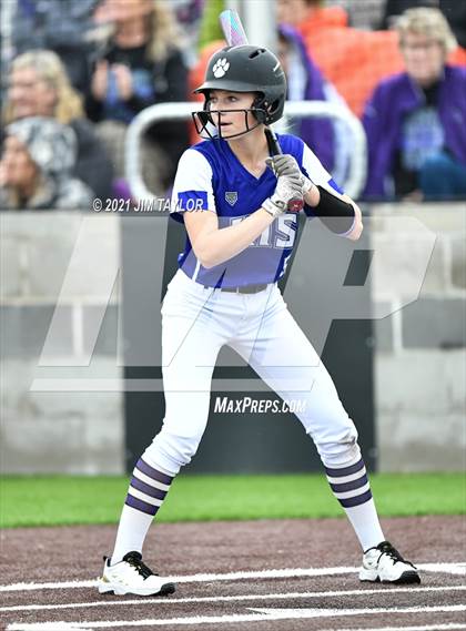 Thumbnail 1 in Jacksboro vs Comanche (UIL 3A Bi-District) photogallery.