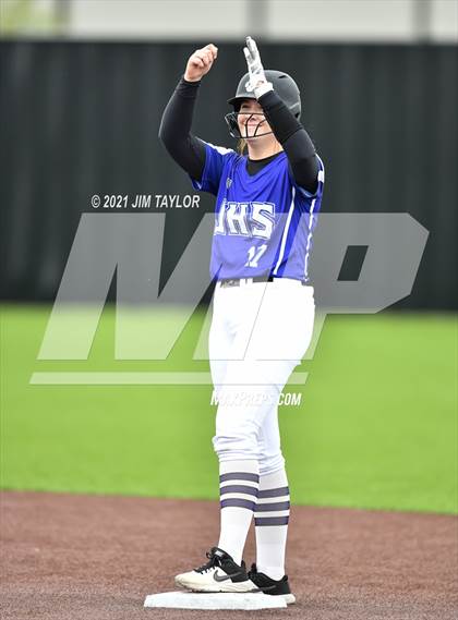 Thumbnail 1 in Jacksboro vs Comanche (UIL 3A Bi-District) photogallery.