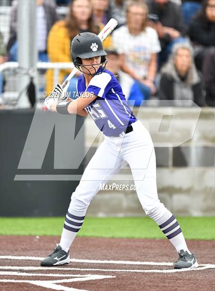 Thumbnail 2 in Jacksboro vs Comanche (UIL 3A Bi-District) photogallery.
