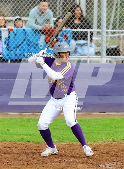 Thumbnail 1 in Firebaugh vs. Lynwood photogallery.