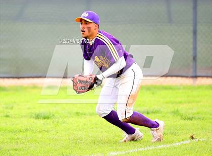 Thumbnail 3 in Firebaugh vs. Lynwood photogallery.