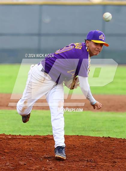 Thumbnail 2 in Firebaugh vs. Lynwood photogallery.