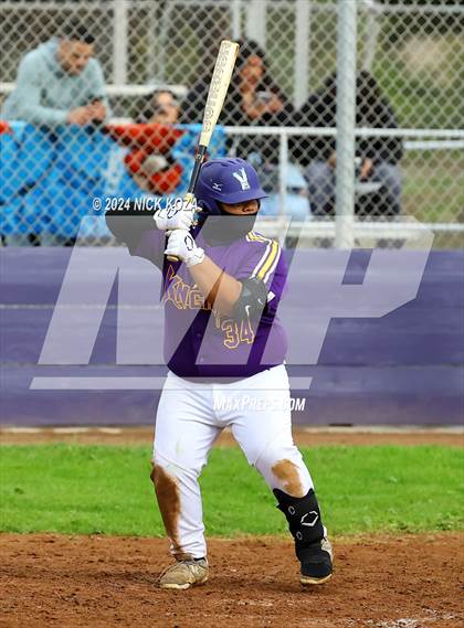 Thumbnail 1 in Firebaugh vs. Lynwood photogallery.