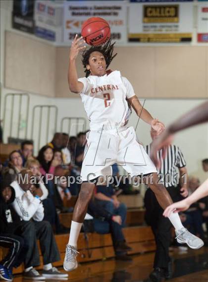 Thumbnail 2 in Central vs Granada Hills  photogallery.