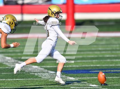 Thumbnail 1 in Pulaski Academy vs. Little Rock Christian Academy (AAA 5A State Final) photogallery.