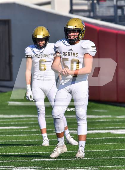 Thumbnail 2 in Pulaski Academy vs. Little Rock Christian Academy (AAA 5A State Final) photogallery.