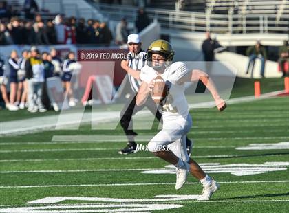 Thumbnail 2 in Pulaski Academy vs. Little Rock Christian Academy (AAA 5A State Final) photogallery.