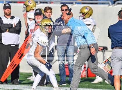 Thumbnail 2 in Pulaski Academy vs. Little Rock Christian Academy (AAA 5A State Final) photogallery.