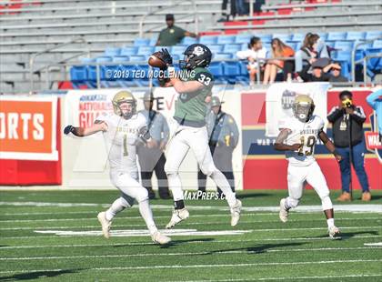 Thumbnail 3 in Pulaski Academy vs. Little Rock Christian Academy (AAA 5A State Final) photogallery.