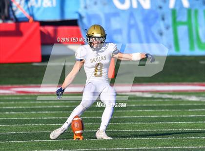 Thumbnail 2 in Pulaski Academy vs. Little Rock Christian Academy (AAA 5A State Final) photogallery.