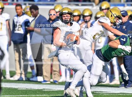 Thumbnail 2 in Pulaski Academy vs. Little Rock Christian Academy (AAA 5A State Final) photogallery.