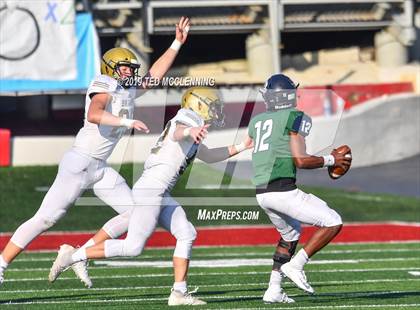 Thumbnail 2 in Pulaski Academy vs. Little Rock Christian Academy (AAA 5A State Final) photogallery.