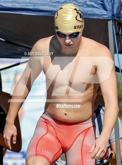 Thumbnail 2 in Husky Invitational photogallery.