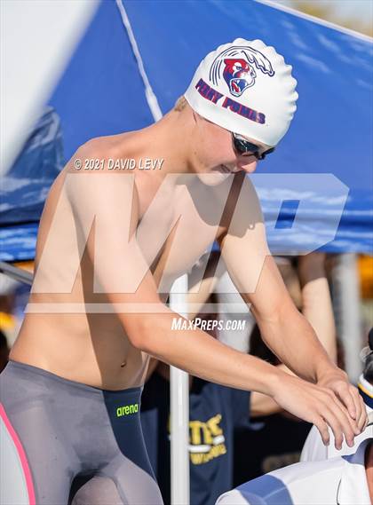 Thumbnail 2 in Husky Invitational photogallery.