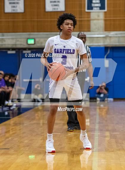 Thumbnail 3 in Garfield vs. Rainier Beach (WIAA 3A District Playoff) photogallery.